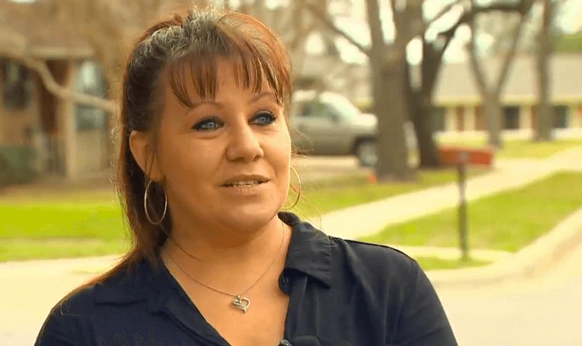 Brook Welton acolheu um jovem morador de rua em sua casa e o ensinou sobre o amor de Deus. (Foto: Reprodução/WFAA-TV)