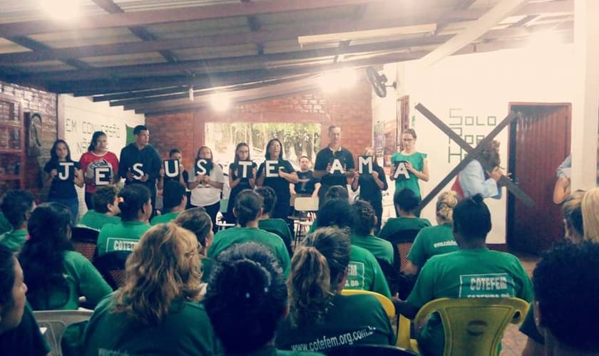 O grupo liderado por Ana fez a segunda visita na véspera do feriado de Páscoa. (Foto: ASN).