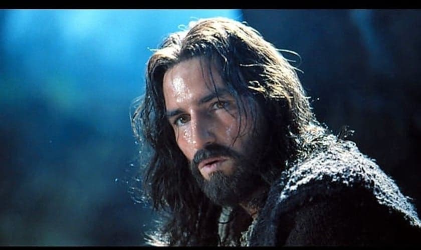 Jim Caviezel fez o papel de Jesus no sucesso "A Paixão de Cristo", de Mel Gibson. (Imagem: Youtube)