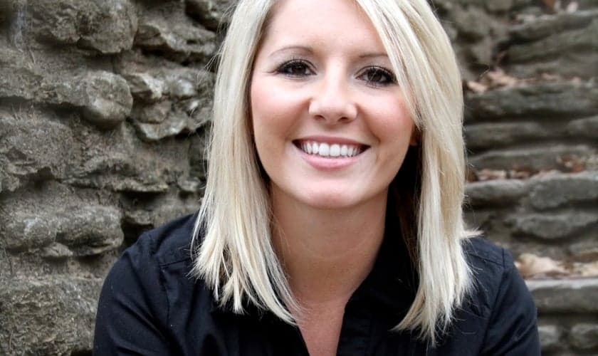 Rachelle iniciou uma conferência que ajuda as pessoas a ter sua iniciativa. (Foto: Reprodução).