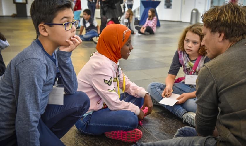 Ao longo dos anos, mais e mais refugiados vieram com o desejo de mudar de religião. (Foto: Reuters).