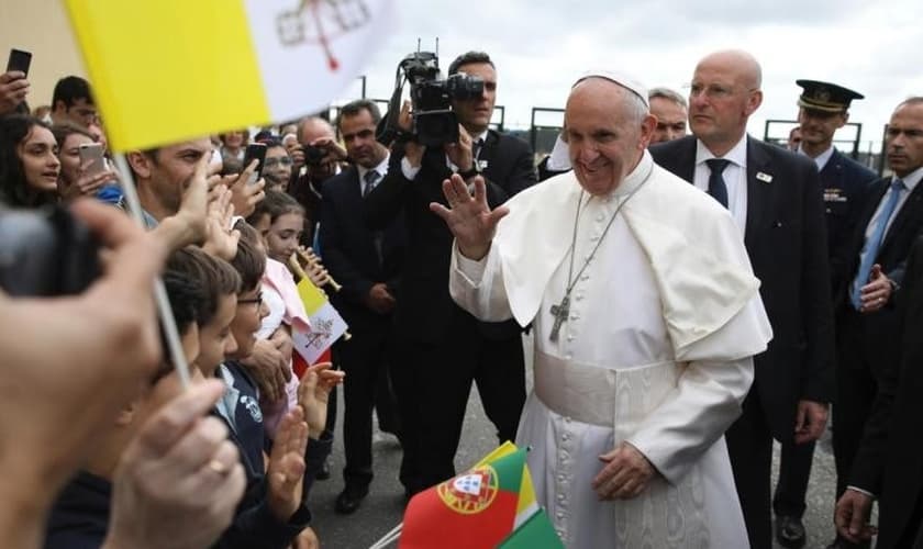 Papa Francisco durante visita a Portugal. (Foto: NY Daily News)