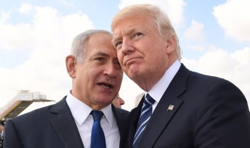 O primeiro-ministro israelense Benjamin Netanyahu e o presidente americano Donald Trump no Aeroporto Internacional Ben Gurion. (Foto: Koby Gideon/GPO)