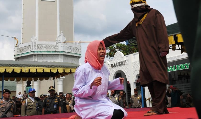 Os hindus têm regras rígidas que punem aqueles que deixam a religião por outra. (Foto: Reuters).