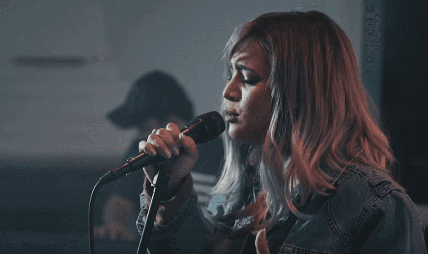 Daniela preparou os novos vídeos especialmente para os seus milhões de seguidores na web. (Foto: Reprodução).