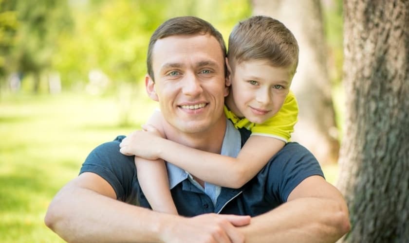 Pai e filho. (Foto: mignews.com)