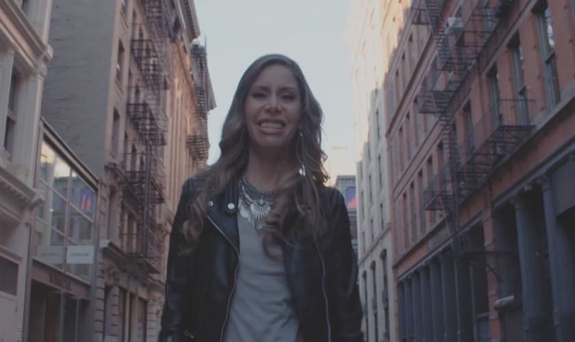 O clipe de “Deus Vai Realizar Meus Sonhos” foi gravado em Nova Iorque (EUA) com a direção de Marco Tulio. (Foto: Divulgação).