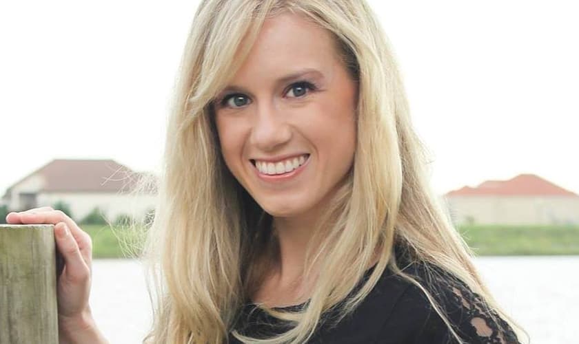 Laurie descobriu porque sua nova amiga era tão feliz: ela tinha Jesus. (Foto: Reprodução).