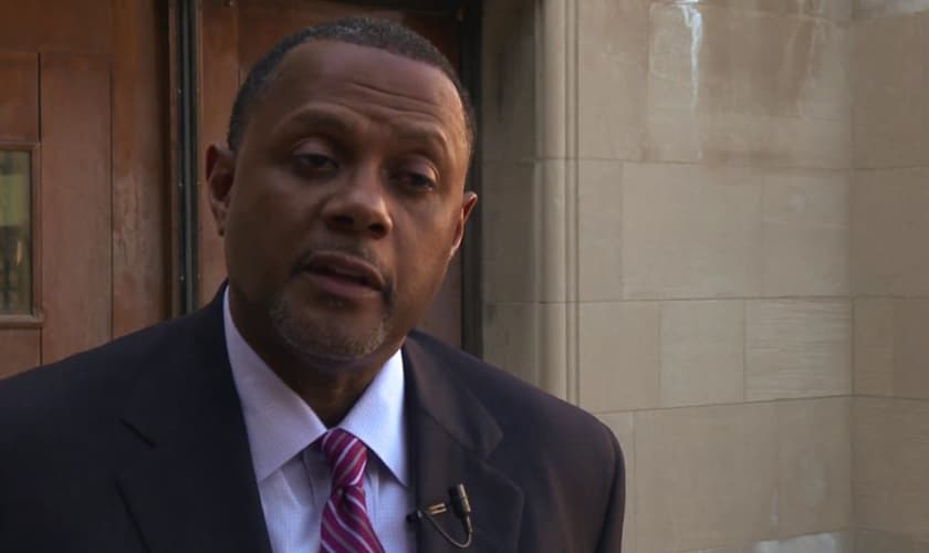 A recuperação foi um processo longo e lento, pois Mark precisou aprender a andar novamente. (Foto: Reprodução).