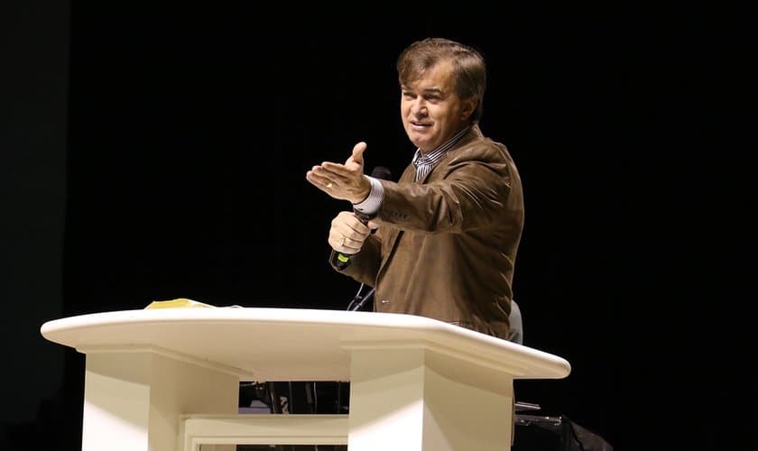 Luiz Hermínio no Café com Pastores e Líderes em SP, na igreja Comunhão Cristã Verdade e Vida. (Foto: Guiame/Marcos Paulo Correa)