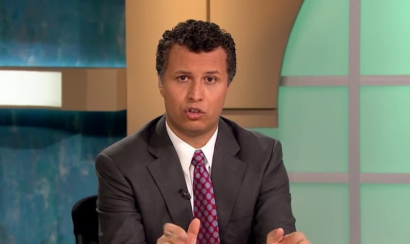 Irmão Rachid é atualmente autor apresentador de um programa árabe chamado "Daring Questions" ("Questões Desafiadoras). (Imagem: Youtube)