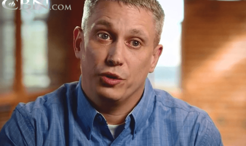 Hoje David é pastor e ajuda pessoas que sofrem do mesmo problema. (Foto: Reprodução).