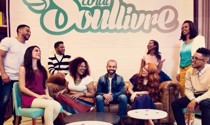 O CD chega às lojas e plataformas digitais no dia 20 de junho. (Foto: Divulgação).