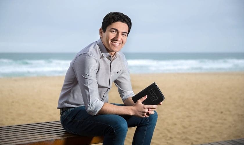 Antônio Junior é autor e conselheiro amoroso no maior site de relacionamento cristão no Brasil, Divino Amor. (Foto: Divulgação).