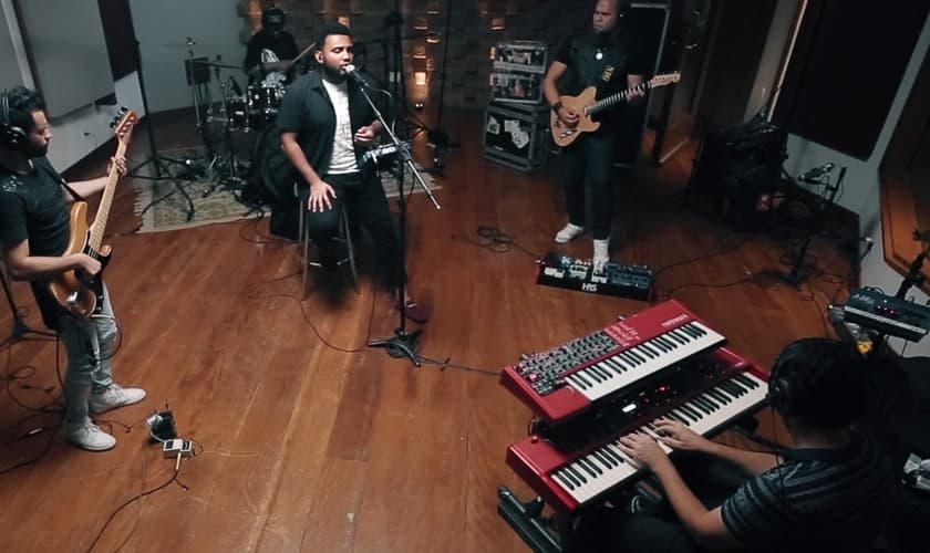 A série “Ensaio Aberto”, lançada no canal do artista na VEVO, terá ao todo 10 episódios. (Foto: Reprodução).