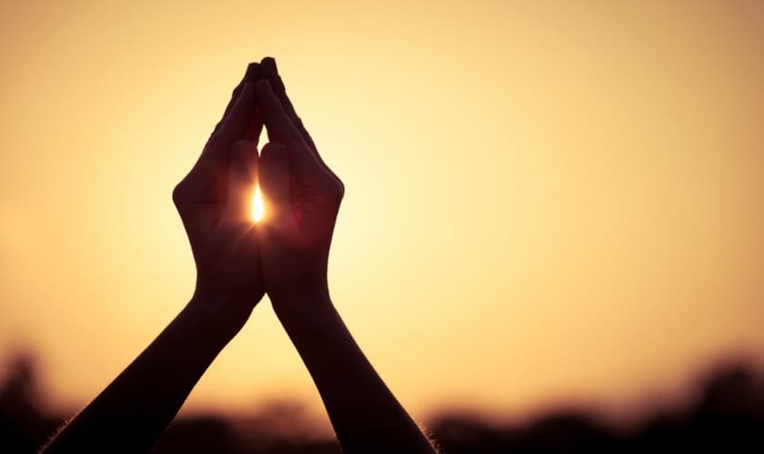 Oração. (Foto: Getty)