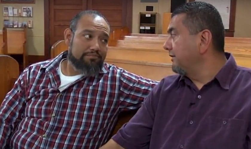 O pastor Basílio Montez (direita) e Jesus Cerecerez (esquerda). (Foto: Reprodução).