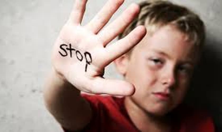 O comércio mundial de sexo usa crianças e movimenta milhões por ano. (Foto: Mental Health)