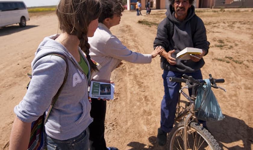 Comunidades do México estão recebendo a Bíblia pela primeira vez. (Foto: Show The Story)