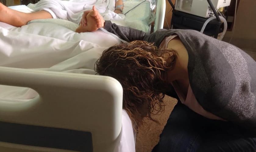 Imagem ilustrativa. Homem ressuscita após oração da família na sala de emergência. (Foto: Reprodução)