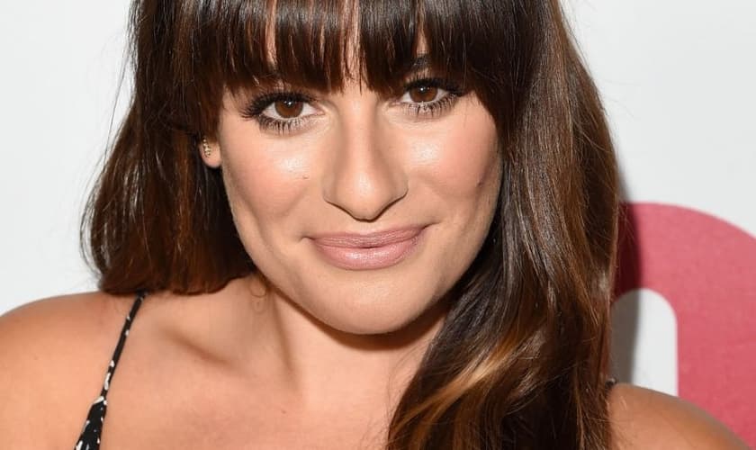 A atriz Lea Michele apostou em franja reta abaixo da sobrancelha. (Foto: Reprodução)
