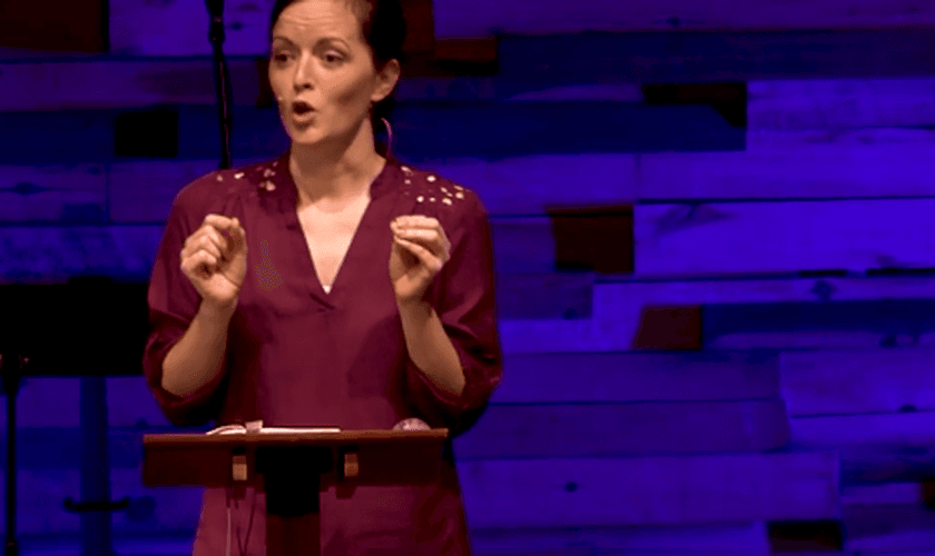 Hoje Jessica cuida de outras mulheres que passam pela mesma dificuldade. (Foto: Reprodução).