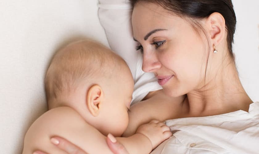 O leite materno ajuda o bebê a desenvolver seu sistema imunológico. (Foto: Reprodução)