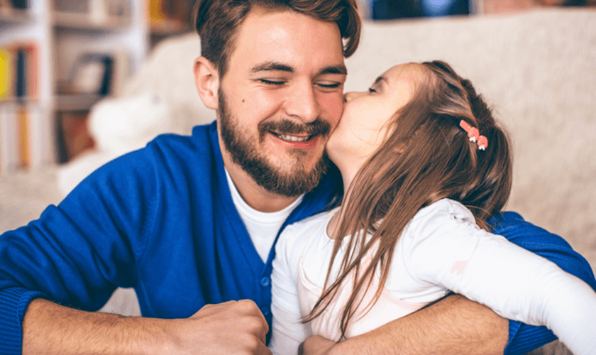 A honra que o filho deve ao pai revelará quem ele de fato será no futuro. (Foto: iStock.com/svetikd)