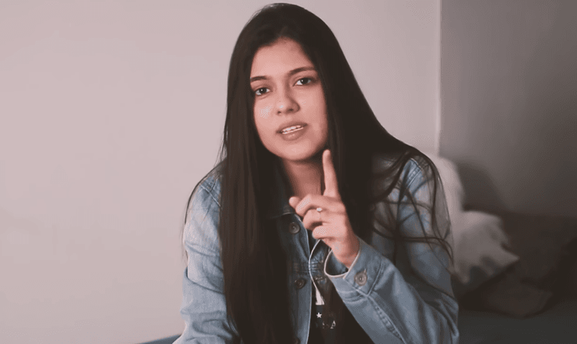 Thais Emunah compartilhou como seu passado afetou sua entrega a Deus. (Foto: Reprodução).