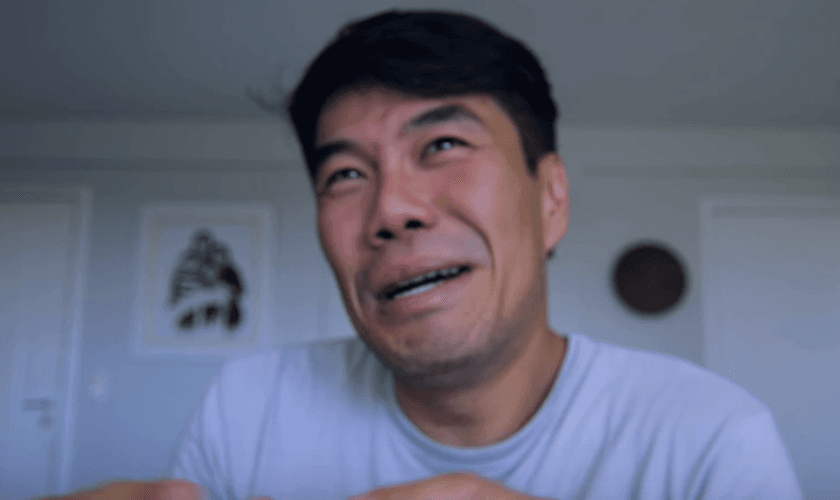 O cantor relembrou algumas situações que marcaram sua trajetória missionária. (Foto: Reprodução/YouTube)