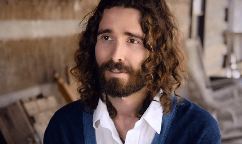 Hoje, Jordan ajuda outros jovens que passam pelo  mesmo problema. (Foto: Reprodução).