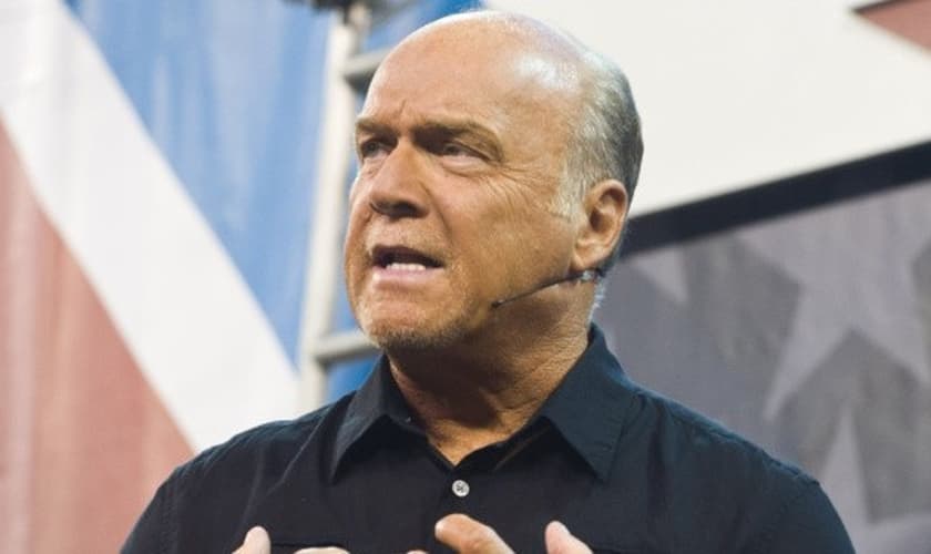 Pastor Greg Laurie lidera a igreja 'Harvest', na Califórnia. (Foto: Orange County Register)