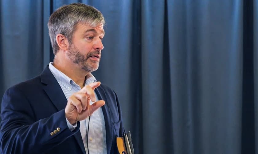 Paul conta que um grupo de ateus tentou atrapalhar sua pregação. (Foto: Reprodução).