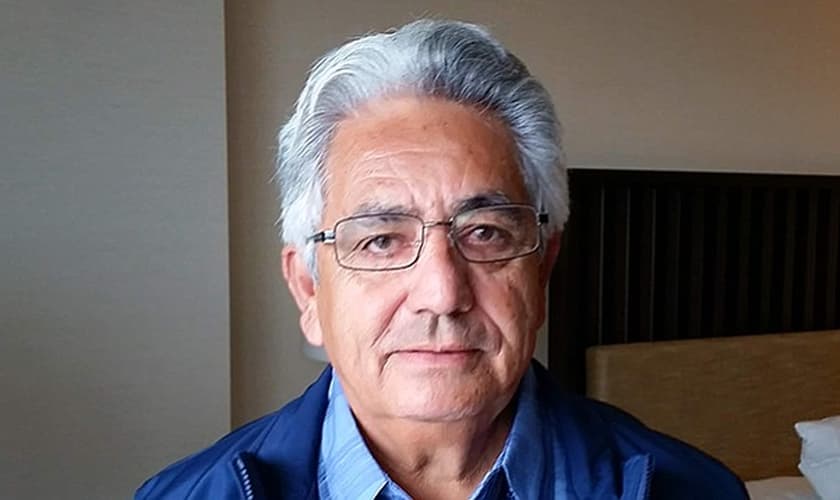 Pastor Rigoberto Gonzalez se converteu após sofrer um grave acidente de carro e perder sua esposa. (Foto: San Diego Reader)