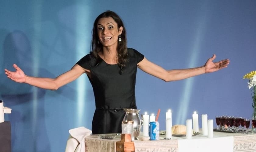 A atriz transexual Renata Carvalho apresenta um monólogo, no qual interpreta Jesus como estando na pele de um homem que decidiu se tornar mulher. (Foto: Saulo Ohara/Filo 2016/Divulgação)