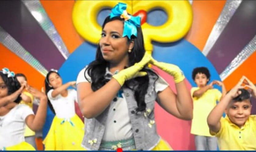 A canção, é uma composição de Vaneyse em parceria com Gilson Dutra e Nira Serpa. (Foto: Reprodução).