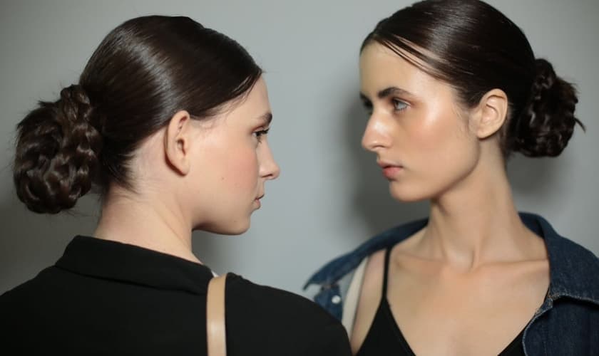 O maquiador das modelos da Vix, Rodrigo Costa, revelou seu truque de beleza. (Foto: Arthur Vaia)