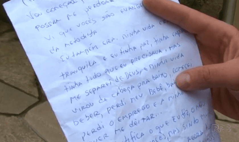 Ladrão se arrepende, devolve carro e pertences roubados e pede perdão em carta. (Foto: RPC/Reprodução)