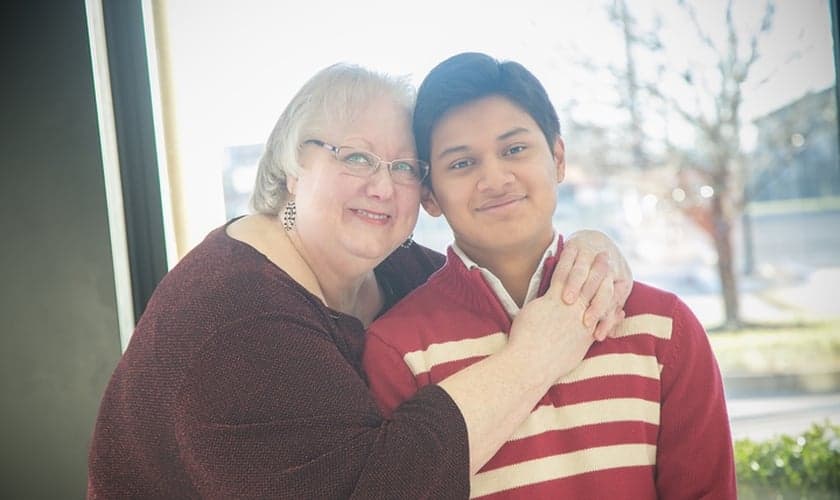 O garoto passou cerca de 15 minutos submerso na água gelada. (Foto: Reprodução).