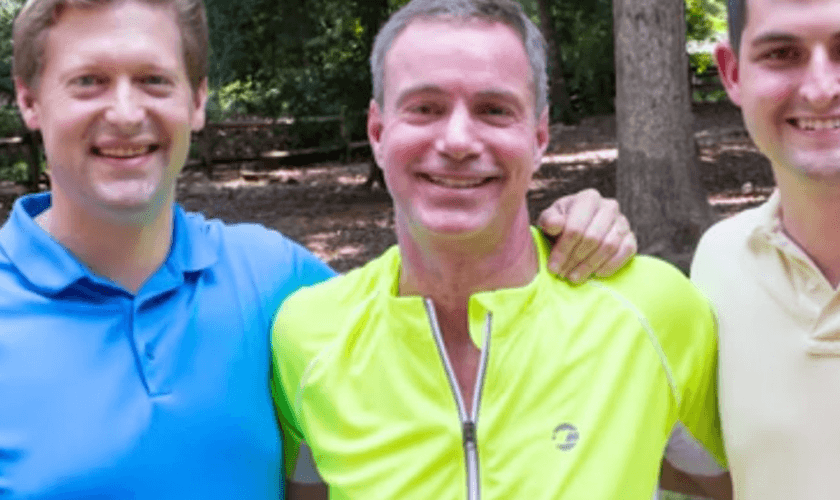 Três dias depois de ter feito uma cirurgia na coluna, Otto deu seus primeiros passos. (Foto: Reprodução).