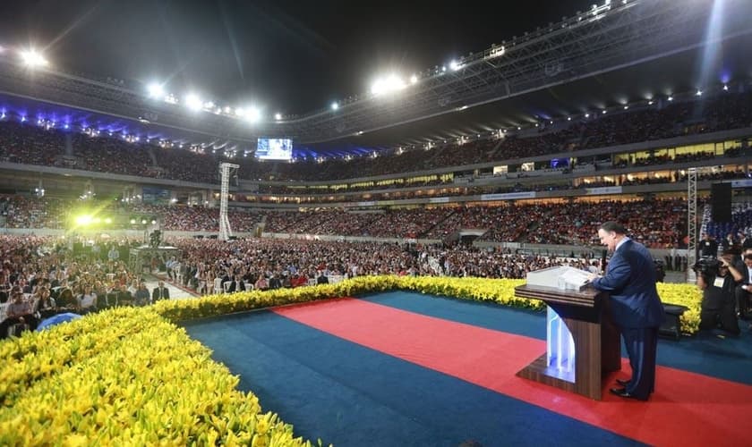 O pastor Ailton José Alves, presidente da Convensão da Assembleia de Deus de Pernambuco ministrou no evento. (Foto: Divulgação).