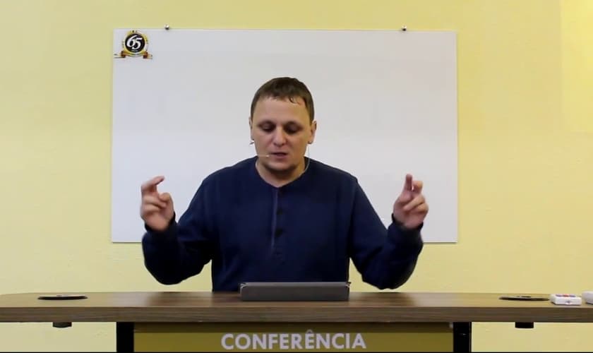 Mez McConnell é o fundador do 20schemes, um ministério voltado para plantação de igrejas em lugares difíceis da Escócia. (Foto: Reprodução).