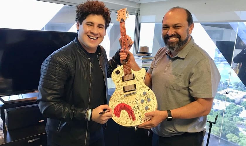 No dia 1º de dezembro, o álbum completo estará disponível nas plataformas digitais. (Foto: Divulgação).