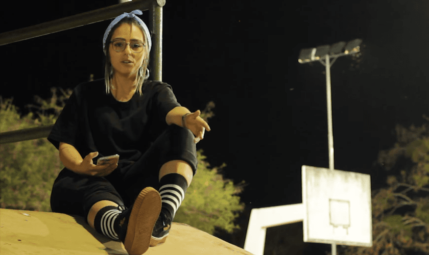 Monica afirma que teve de se entregar totalmente para lutar contra sua homossexualidade. (Foto: Reprodução).