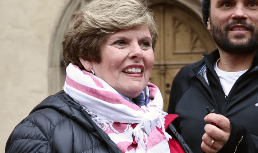 Cindy é conhecida por já ter profetizado sobre o Brasil anteriormente. (Foto: Reprodução).