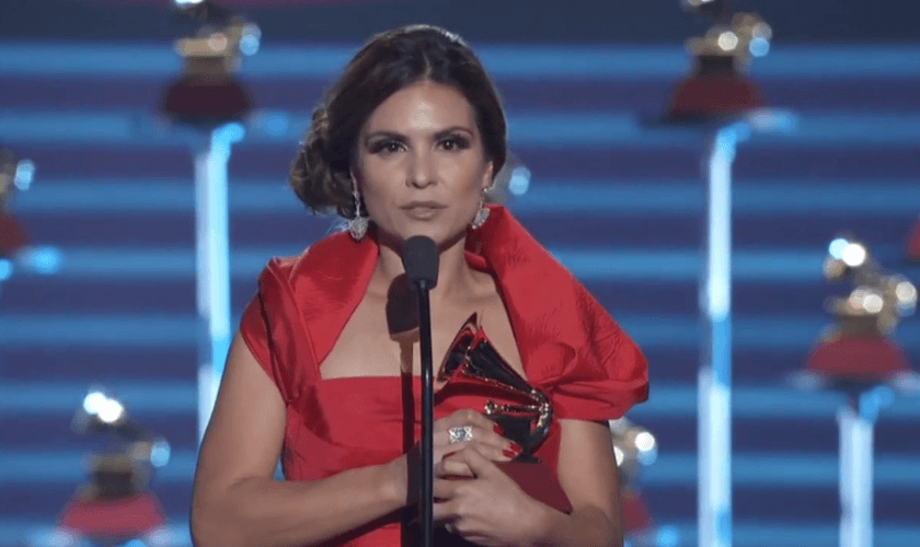 Aline Barros competia com Eli Soares, Fernanda Brum e o padre Fábio de Melo. (Foto: Reprodução).