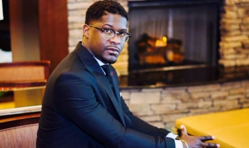 Jones foi hospitalizado devido a uma doença relacionada ao coração. (Foto: Reprodução).