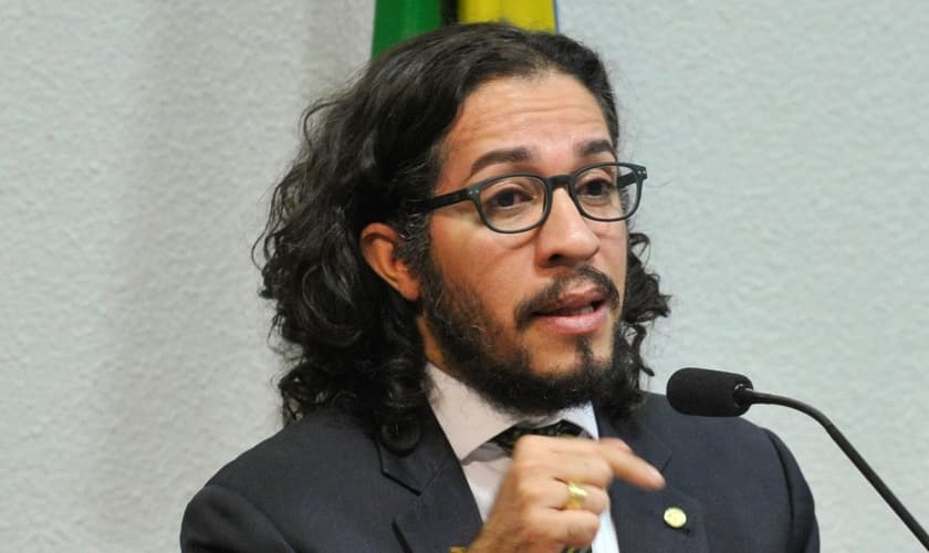 Jean Wyllys é apoiador do ensino do islamismo nas escolas públicas, mas agora lança projeto "Escola Sem Religião". (Foto: Wikipédia)