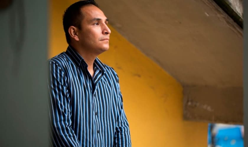 Mario Garfias passou 25 anos preso após atuar como traficante sexual. (Foto: Thomson Reuters Foundation/Theo Hessing)