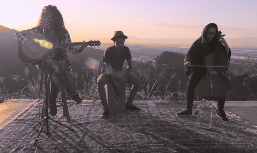 Gabriela Gomes relançou o disco "Não Vou Perder a Fé" nas plataformas digitais. (Foto: Divulgação).